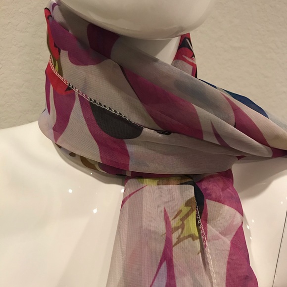 Floral Pattern Scarf - Picture 2 of 3